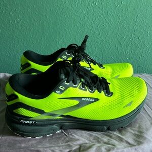 brooks ghost running shoes size 8.5 mens